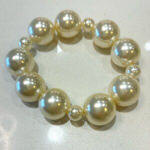 pearl bracelet
